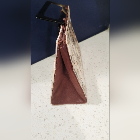 VTG (90s) Butterfly Faux Shell Lucite Handbag in Cream and Brown - Picture 3 of 8